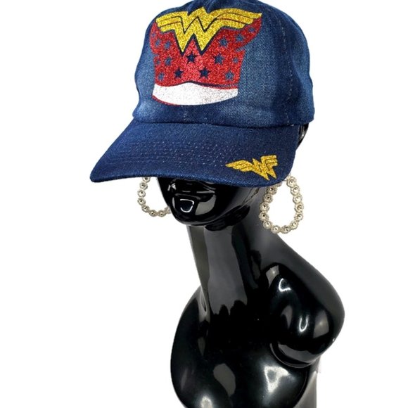 Wonder Woman Denim Cap. - Picture 2 of 3